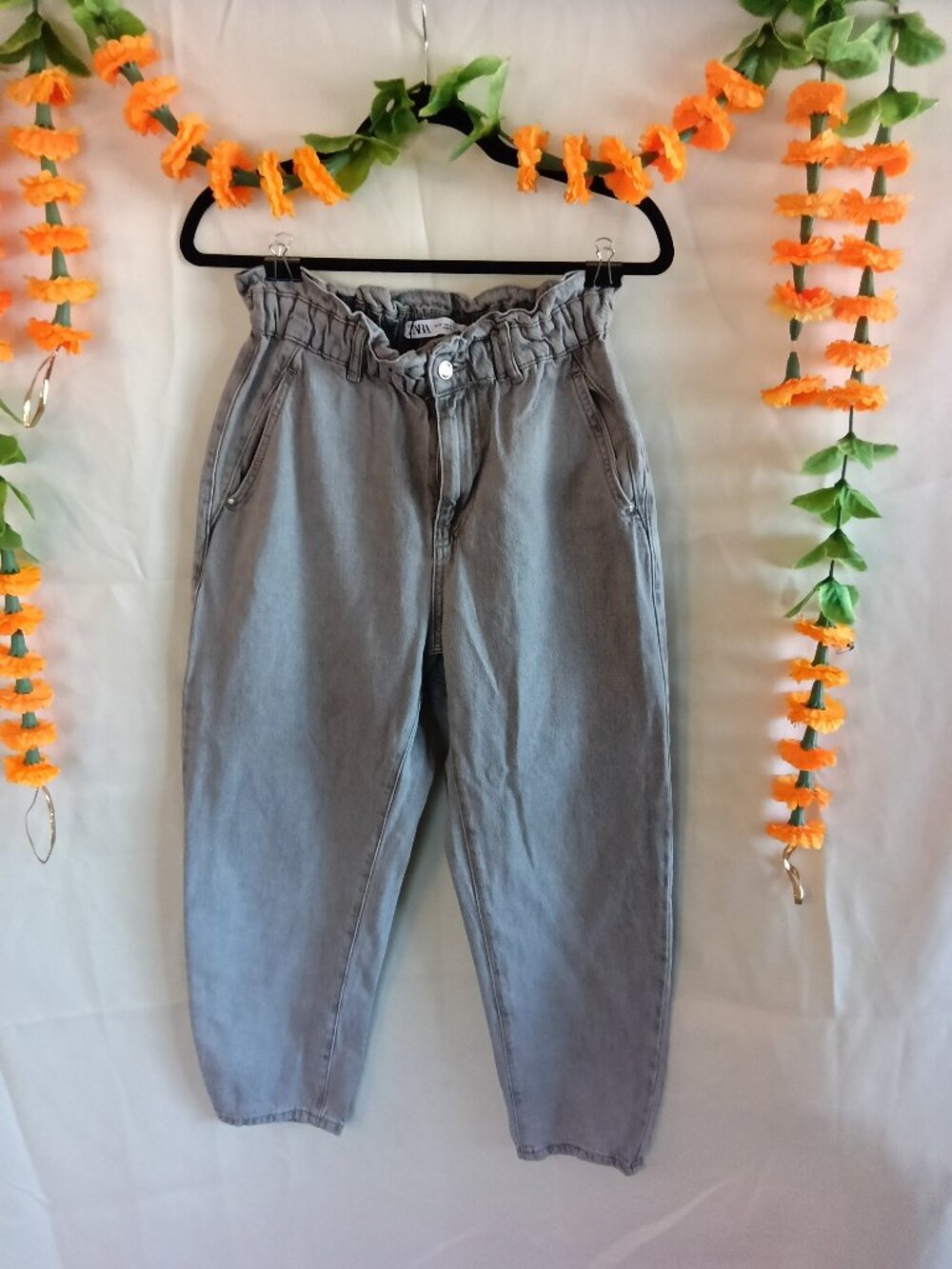 Zara High-Waist Paperbag Waist Jeans Gray - Size 6